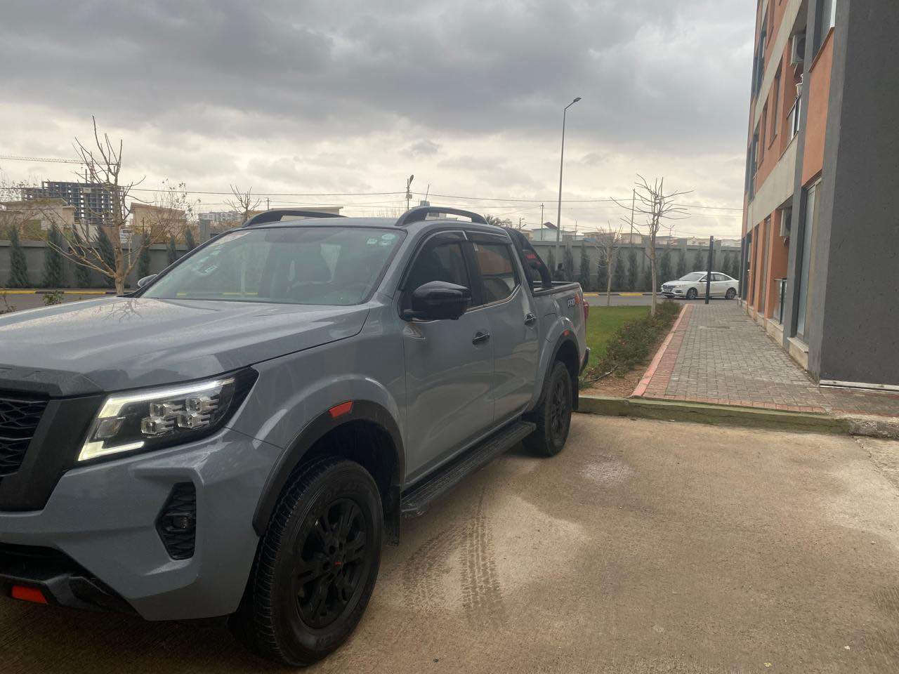 السلام عليكم نيفارا موديل ٢٠٢٣ زيرو صفر رقم اربيل وبأسمي السياره فول مواصفات اعلى فئه بلنيفارا برو فور اكس كشنات جلد بصمه كتات رياضي تبريد بيانو فول تحكم ستيرن شاشه كبيره اربع كاميرات 360 لايت اربع عدسات ضمان شركه نيسان السور السياره فور ويل كير عادي بنزين مكاني بغداد وهذا رقمي متواجد واتساب 

*********** بغداد, العراق
