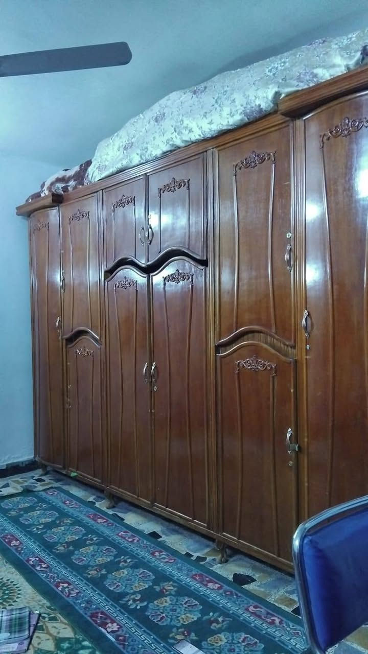 كنتور ابو ست ابواب ب٣٥٠ وبي مجال رقم الهاتف     ***********
