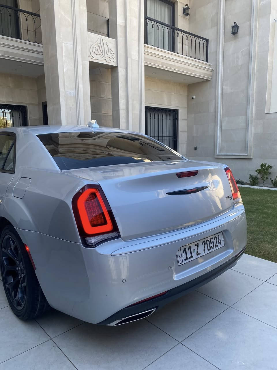 السلام عليكم

كرايسلر S300 2022 دخول جديد السيارة نظيفة جداً بدون ايرباك ماشية 48000 ميل فول مواصفات بنوراما، رادار جانبي، كشنات جلد تدفئة + كهرباء ، تحكم ستيرن ،حساس امامي خلفي، تشغيل عن بعد، كامرة خلفية ، شاشة.
تخم تاير جديد حادث السيارة جاملغ عكس السايق واجه بيهة باب كلير من امريكا السعر 28,000

للاستفسار ***********

بغداد العامرية
