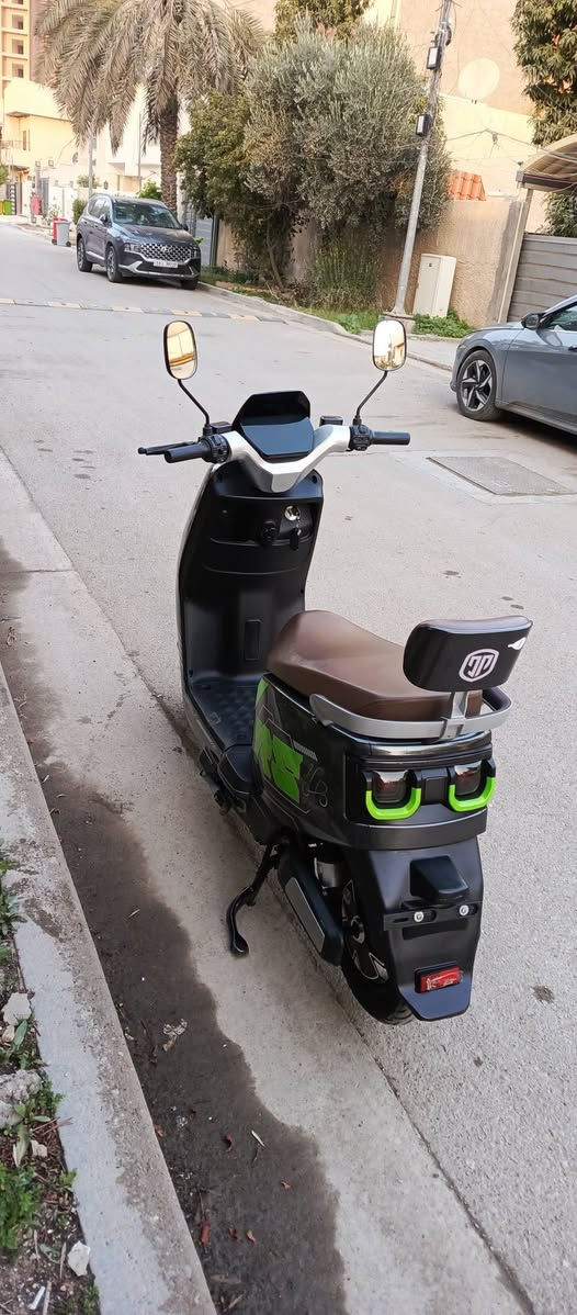 السلام عليكم دراجه شحن جديده مستخدمه قليل للبيع مديل 2026/ 6بطاريات إكبار ملفه 1500 سرعته 90 لايت زنون عالي او ناصي بلادي بيه نضام ابارك 3سرعات بيه بك ترجع إلى الخلف دراجه أحله من الصور مكاني بغداد ساحت القاء السعر 675او بيه مجال للعلم اني ماخذه 900 بس الضروف إستفسار *********** //واتساب
