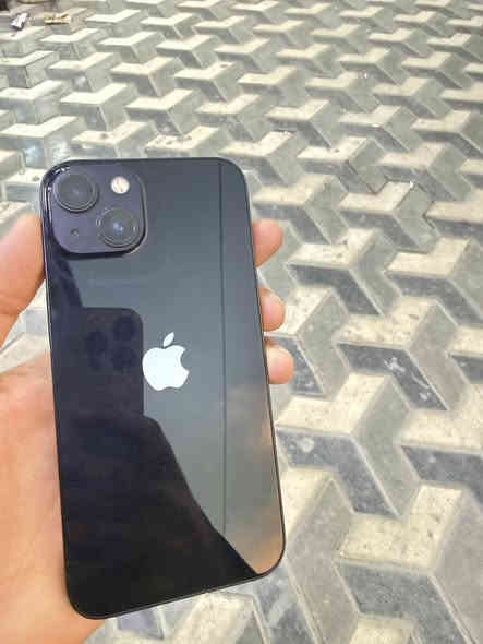 سلام عليكم 
ايفون 13 عادي 
ذاكره 128
 بطاريه 81
جهاز وتر بلادي 
السعر 400 وبي مجال قليل
مكاني بغداد المحمودية 
***********
