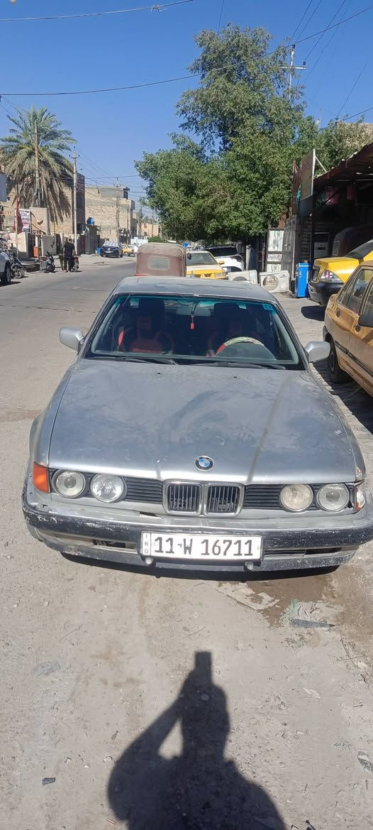 للبيع موديل 91 حجم 735 نقصها حداديه رقم بغداد مكانها الشعب رايدها قفل 35 الشراي يتصل ***********
