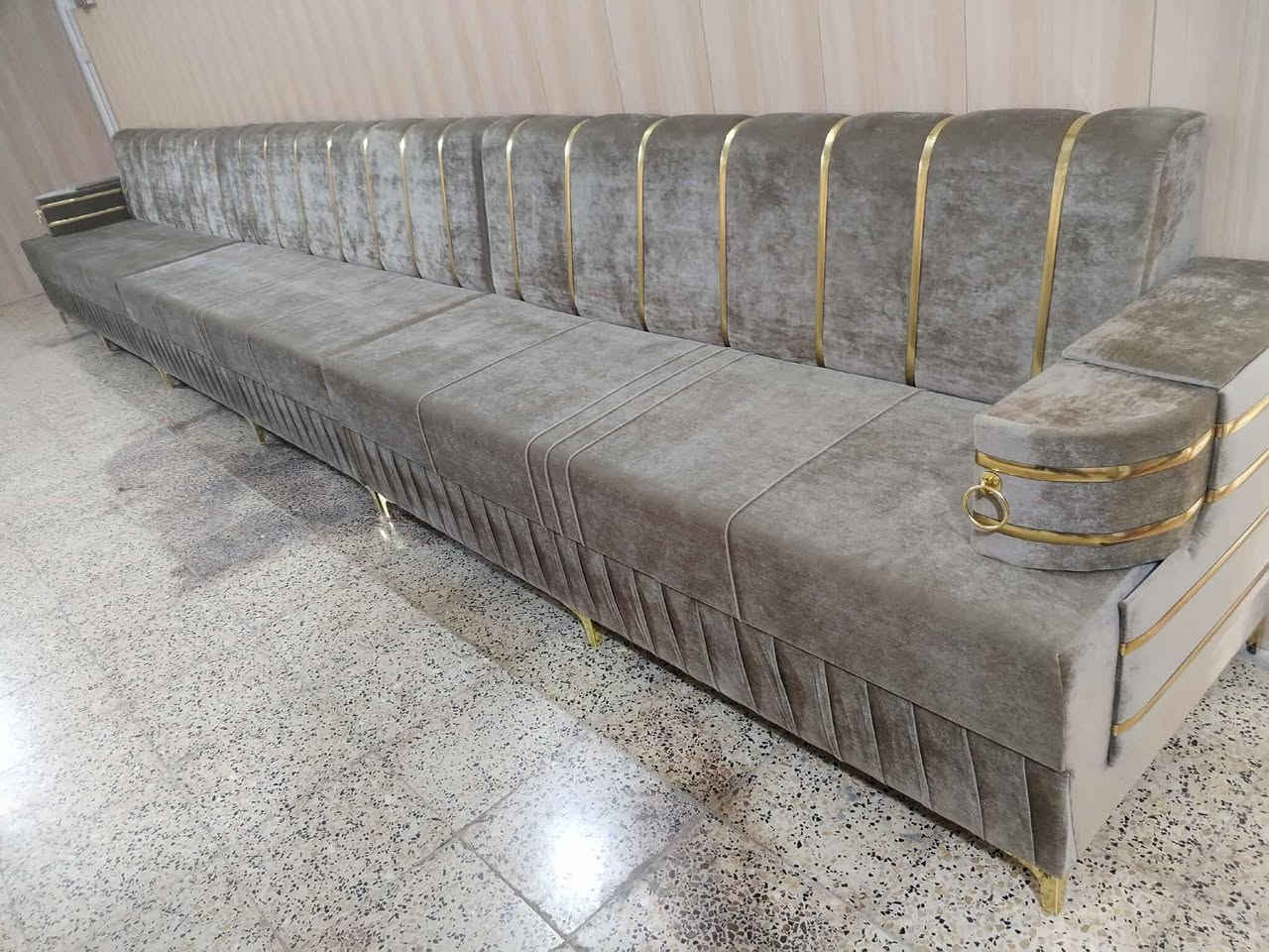 ديوان 7 ٲمتار عشر مقاعد ب 350 ٲلف يوجد شغل عالمتر حسب الطلب واللون


**إذا كنت صاحب هذا الإعلان وتريد حذفه لأي سبب، رجاءا أرسل رسالة إلى الدعم الفني**