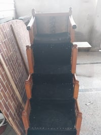 منبر للبيع خشب نضيف وقوي  ارتفاعة 170 وطولة 160 وعرضة 60  يجي وياة تاج...