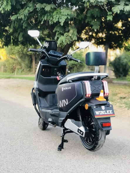 دراجه شحن صاعقه للبيع اخت جديده مدرعه  فول مواصفات نظام رجوع Rمانع نزلاق Tcsومانع نحدار جبلي  منفذ شحن يوسبي لموبايل جنطتها الداخليه جبيرة قاطع دورة بيها لايت زنون لدات خلفي امامي بصمه وسويج و كارت الاتصال على رقم 
‭0787 075 9296‬
