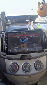 شاشة سيارة • شاشة لمس • نضيفه جداً