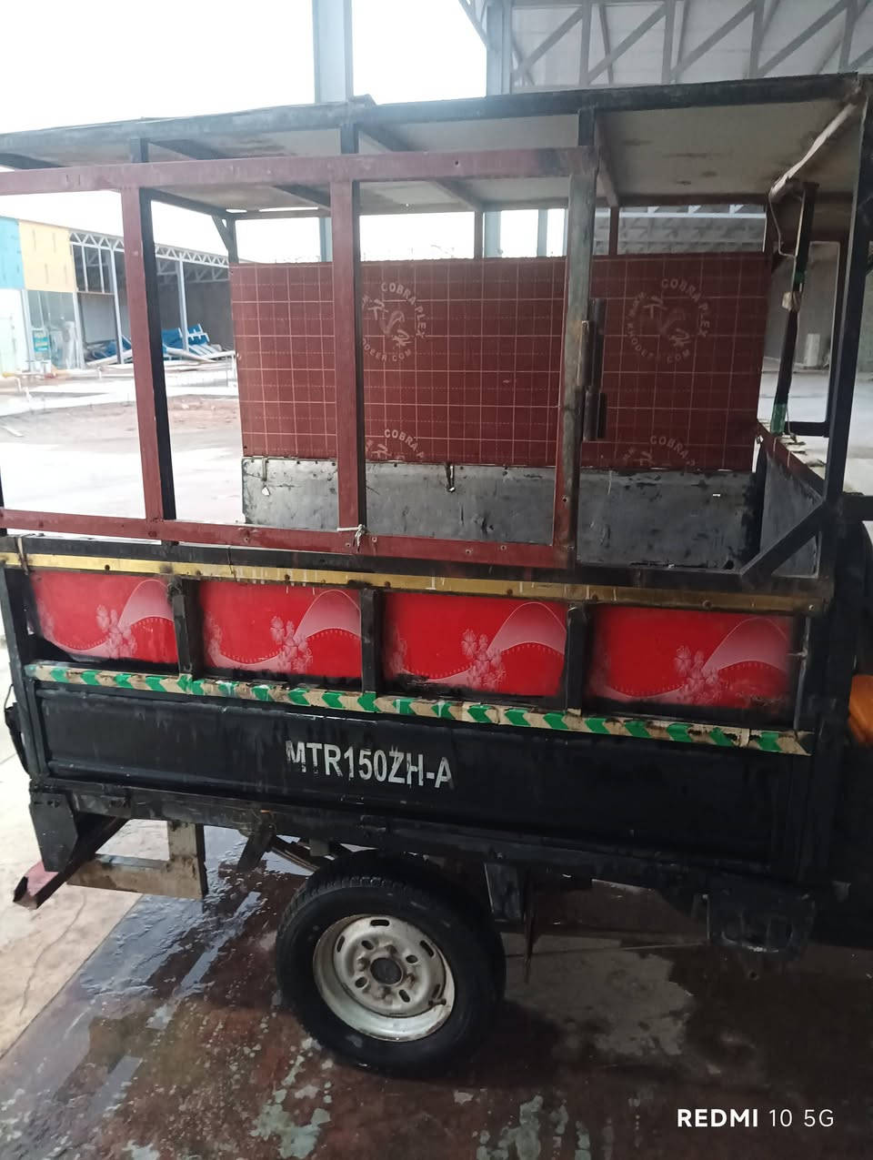 ستوتة ام تي ار موديل 2013. محرك.    2019
رقم وسنوية رقم الهاتف.   ***********.  عنوان شارع المطار الجديد قرب اسواق فدك..
