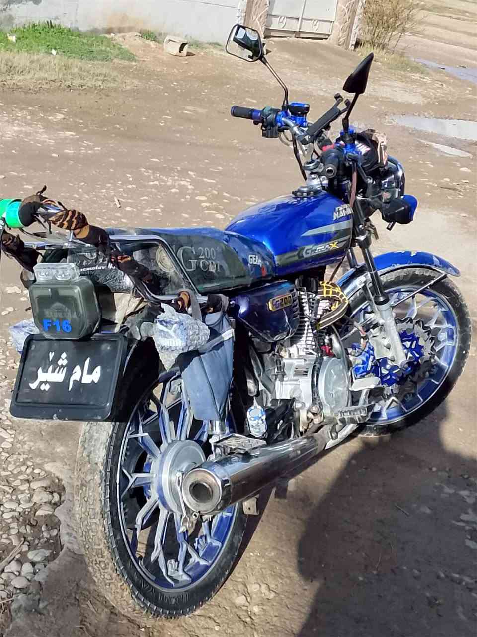 سلام عليكم للبيع دراجه نامي برو
موديل (24)
محرك (200cc)
دراجه احلا من صور 
عندك نقص العداد وتانكي بيهه ضربه خفيفه فقط  
اوراق موجوده وسعرهه بلاش


**إذا كنت صاحب هذا الإعلان وتريد حذفه لأي سبب، رجاءا أرسل رسالة إلى الدعم الفني**