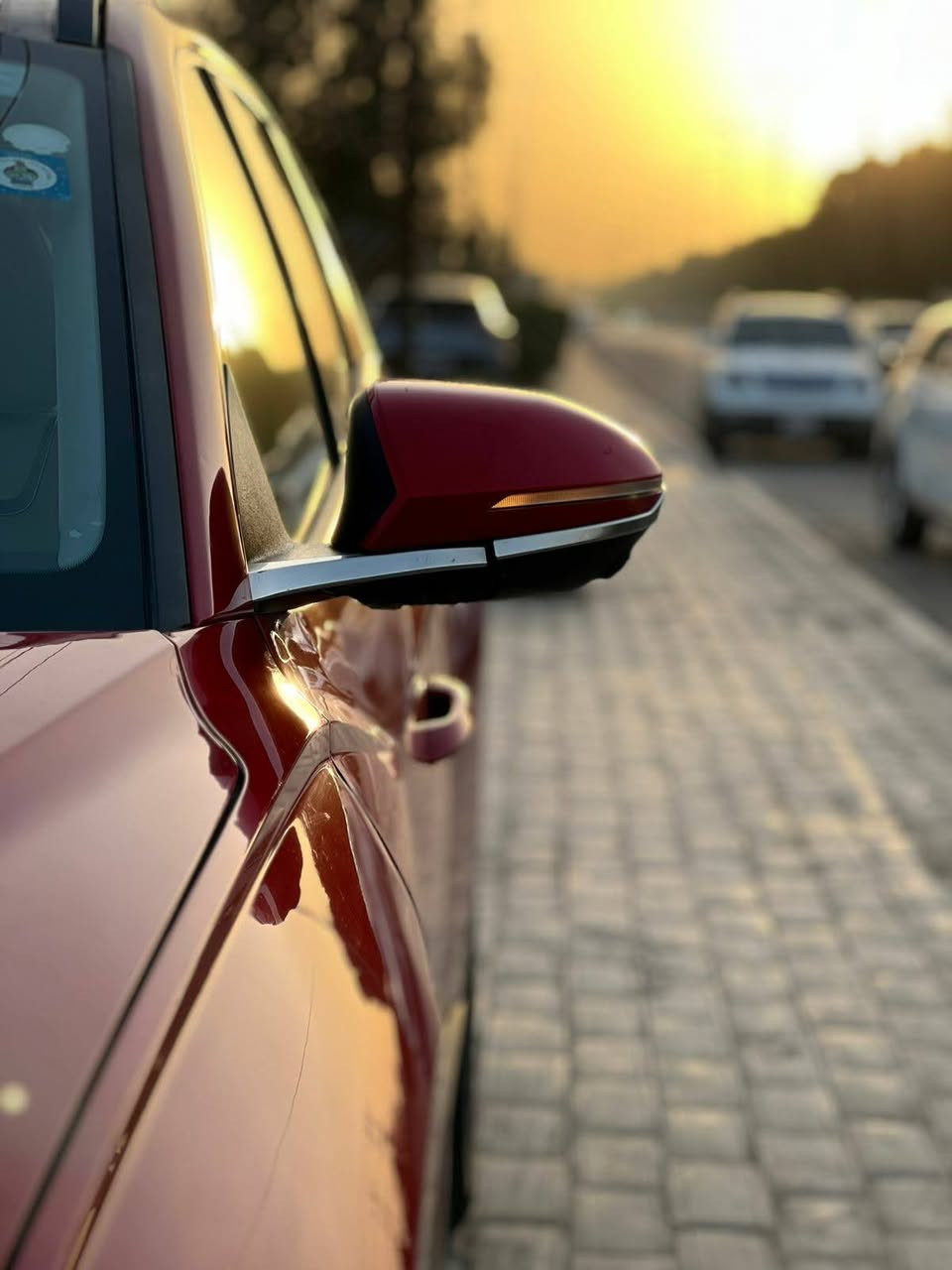 سلام عليكم  توكسان موديل 2023 لبيع او مراوس
السيارة فول فول  1/1 مواصفات 

1.رادارات أمامية+خلفية

2.حساسات أمامية+خلفية

3. اربع كاميرات 360درجة

4.اشاير بل مري +مري كهرباء 

5.عدسات زينون ليد 

6.جنطة كهرباء 

7.تشغيل عن بعد

8.تحريك السيارة للامام +الخلف عن طريق البصمة 

9.كشنات جلد لون أوف وايت مميز 

10.تدفئة المقاعد الخلفية 

11.تدفئة +تبريد المقاعد الأمامية

12.هيتر ستيرن

13.خزن ميموري

14.كشن السائق +الصدر تحكم كهرباء بل كامل 

15.سماعات الشركة العالمية BOOS

16.مانع انزلاق 

18.تحديد مسار 

19. قيادة ذاتية

20.مثبت سرعة

21.شفتات ستيرن

22.اربع مودات قيادة 

23.شاشة عدادات كهرباء +تغير شاشة العدادات حسب مود القيادة 

24.السيارة بصمة

25.سايد بريك بصمة

26.أوتو هولد

27.گير دگم

28.نضام LOCK 

29.نضام نزول المنحدرات

30.شاشة حجم چبير

31.شحن لاسلكي 

32. منظومة تحكم التبريد بل كامل لمس

وبعد اكو هواي مواصفات ما مذكورة السيارة دخول جديد فحص مؤقت تترقم جميع المحافضات 

الضرر . موضح بل منشور الباب خلف السائق مصلح ما مبدل +الچاملغ الخلفي شبر بارد بل چاملغ بدون أيرباك غير هيج مكفولة كفالة عامة

السيارة لون احمر ملكي مميز مو عادي

للاستفسار و معرفة السعر ***********
