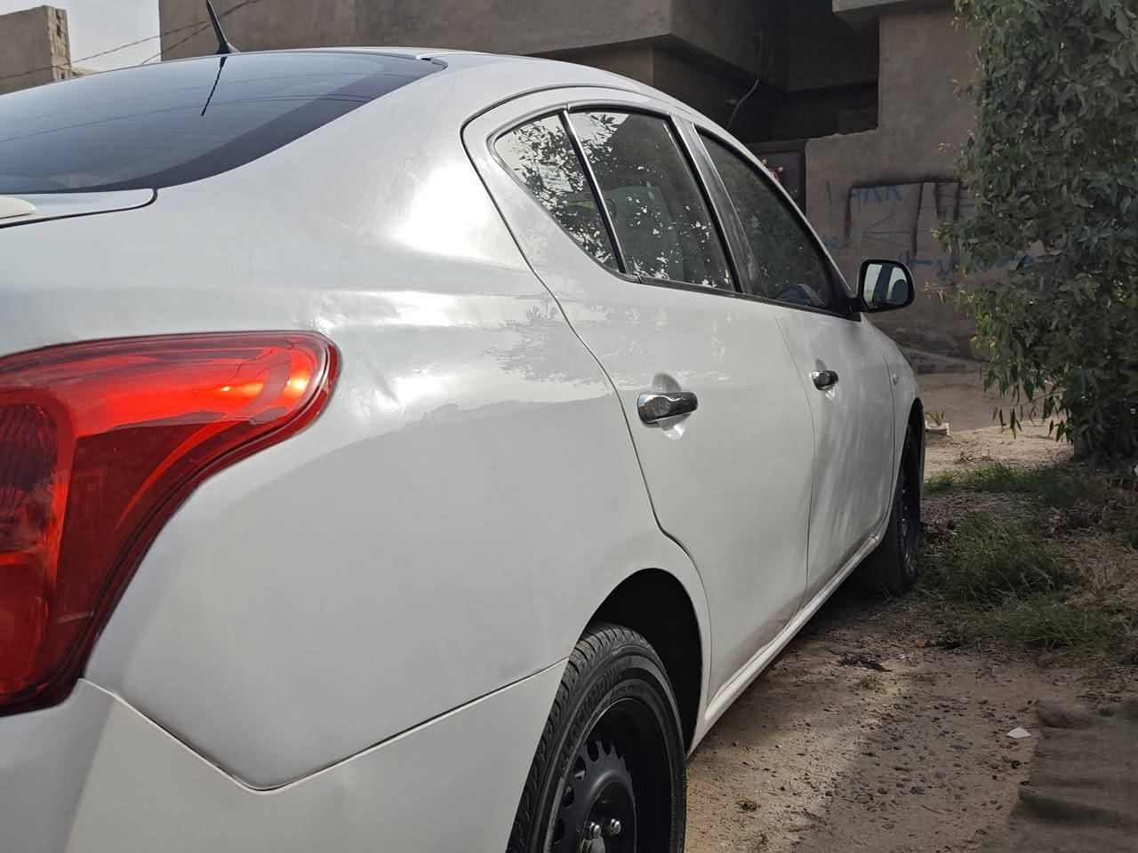 نيسان سني هندي موديل ٢٢سيارة جاهزة مابيها اي نقص الحادث ٣ قطع
*********** استفسار اتصل على الرقم
