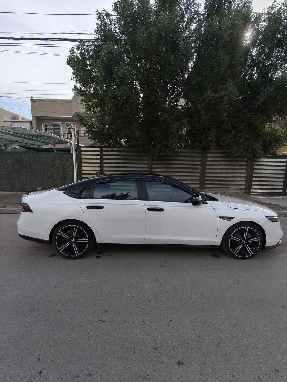 هوندا أكورد 2023  هايبرد سبورت 
لون ابيض صدفي 
مكينة ٢٠٠٠ + هايبرد 
ماشية ٥٣ الف كيلو 
ضربها جامغ سايق . تبديل جاملغ وبنيد 
سيارة جاهزة مال جناي 
تايرات جديدة صدر جديد 
تراي وين ما تريد
سعر ١٧٠
مكاني الغزالية 
للتواصل 
***********
