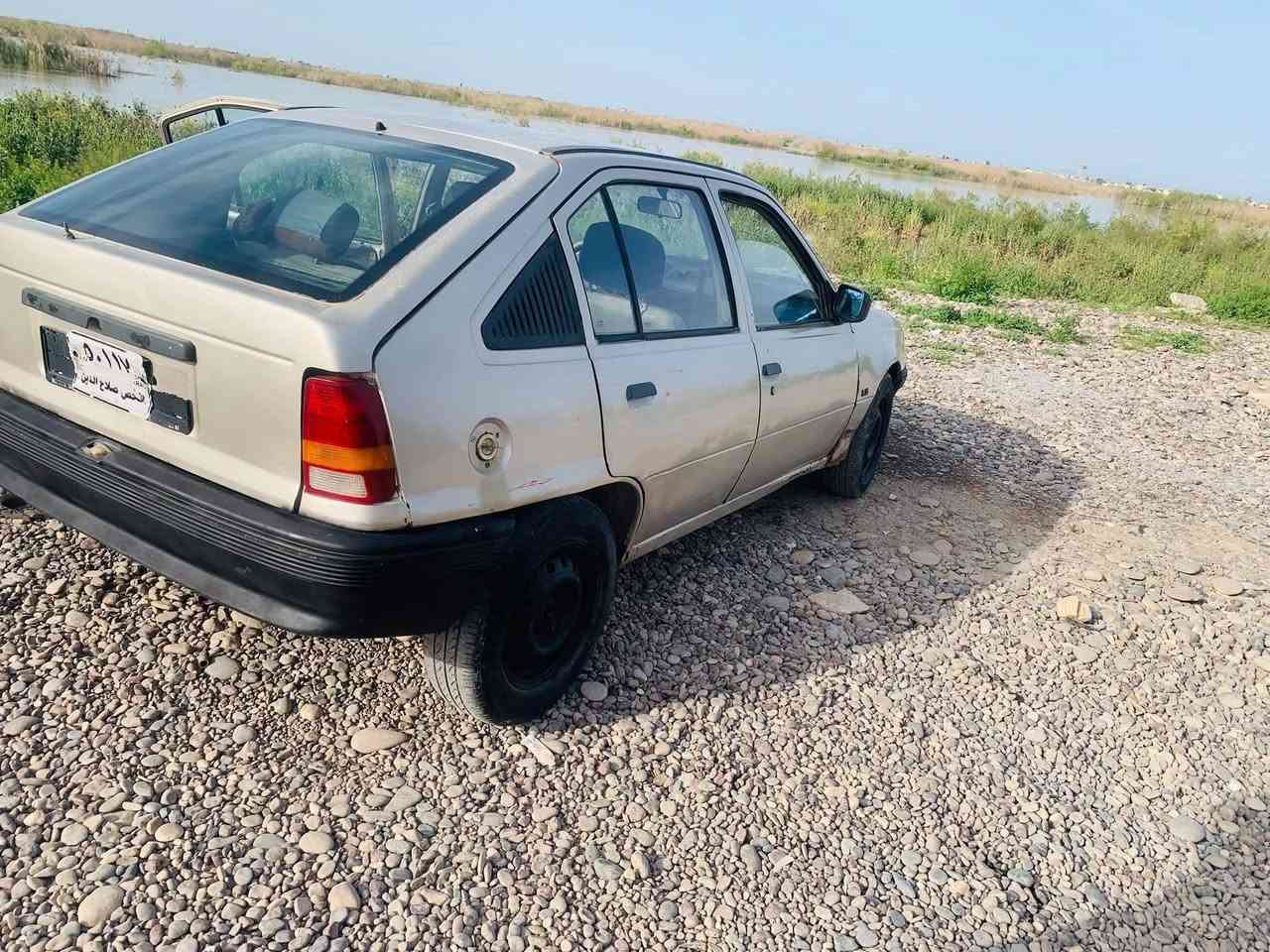 السلام وعليكم
للبيع اوبل كاديت 91 محرك 16 محرك كير شرط رقم صلاح الدين فحص راعيها من تكريت بدون خيسان شرط 
السعر 11 ورقه 
للاستفسار الاتصال ***********
