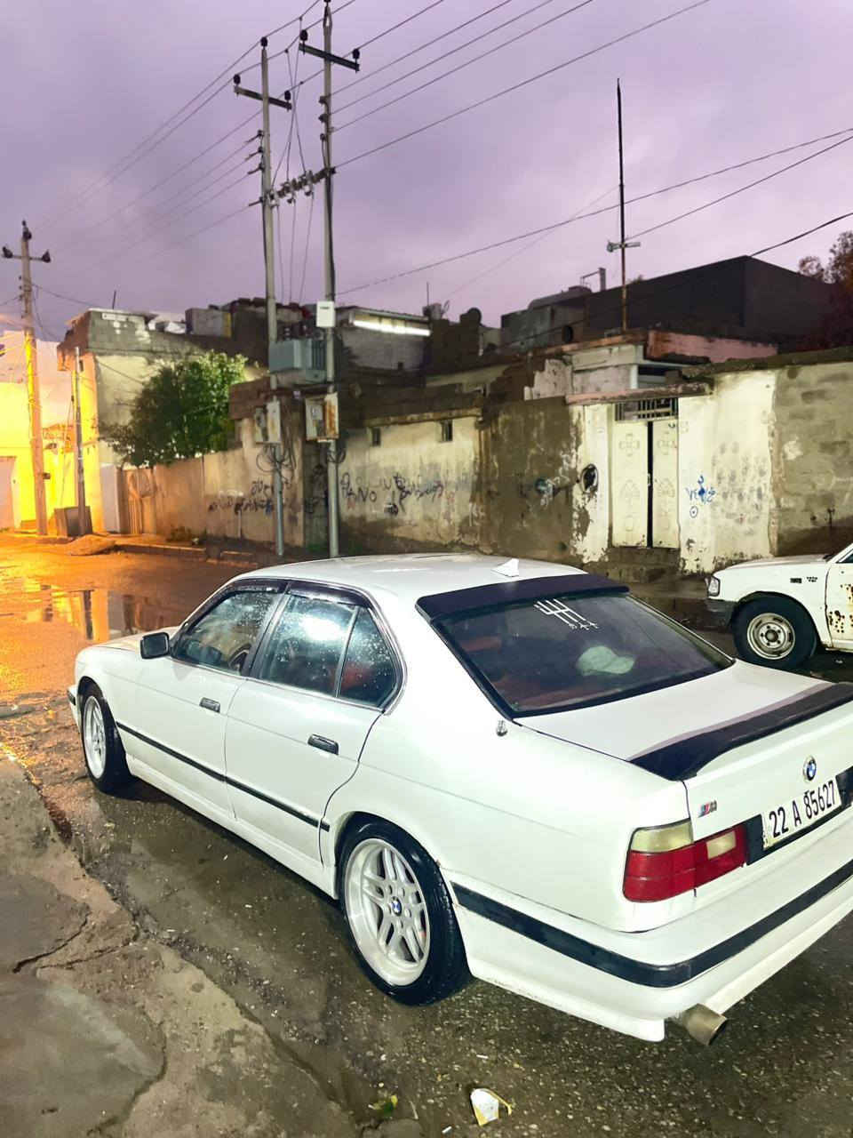 بي ام دبليو 525
موديل 90
گير عادي 
لون ابيض
مكينه كبس عدل
تبريد تدفئه
اسلاميت طگتين 
كهربائيات كله شغاله 
سياره مكفوله عام 
رقم السياره اربيل
المكان دربنديخان سليمانيه
السعر 50$وبيها مجال للتواصل على الرقم *********** السليمانية, العراق
