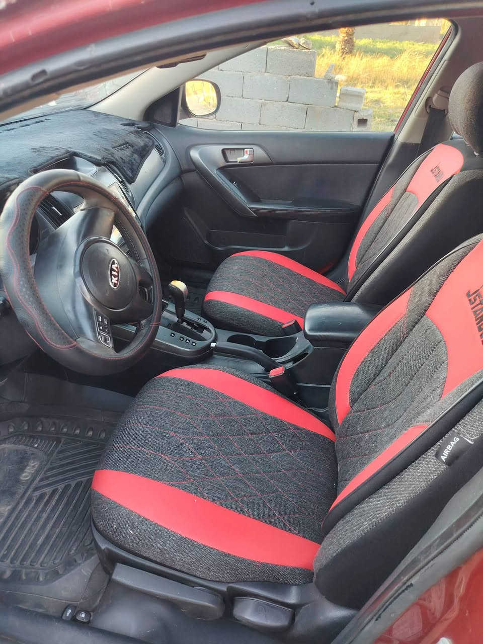 سلام عليكم سيراتو موديل ٢٠١١ رقم أربيل تريد وكاله او مجاور مابيه حادث بيه بس البنيد مصبوق لجماليه مكانه كربلاء المقدسه الحسينيه العطيشي وهاذه الرقم *********** السعر٨٧ وبيه مجال
