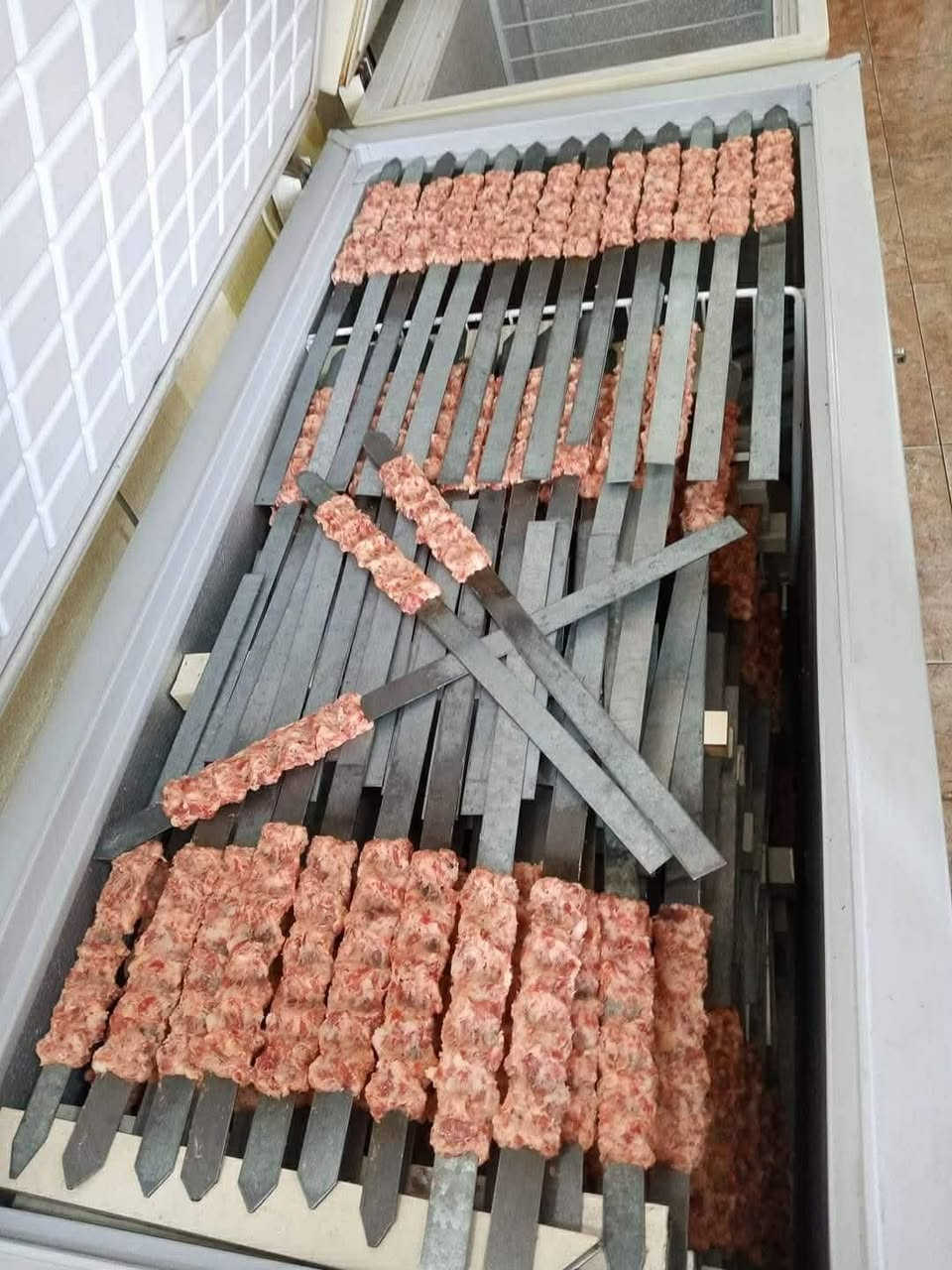 نبدأ بالصلاة على محمد وآل محمد
تعلن قصابة ومشويات التساهل 
كيلو كباب الدجاج حي 12 الف فقط عشرين شيش وياه مقبلات
كيلو كباب لحم عراقي خالص كيلو ب16 الف عشرين شيش 
 يجيكم للبيت مثل الصور بهذا الترتيب والنظافة 
يوجد توصيل داخل خانقين 🚕🚕🚕
للطلب والاستفسار الاتصال على رقم ***********
***********
العنوان خانقين امام عباس بصف اسواق شيركو
يوصلكم حار وجاهز ويجي وياه مقبلات مثل الصور
ملاحظه بمناسبة شهر محرم تخفيض لفة كباب لحم ب ١٠٠٠ ولفه كباب دجاج ب ٧٥٠
