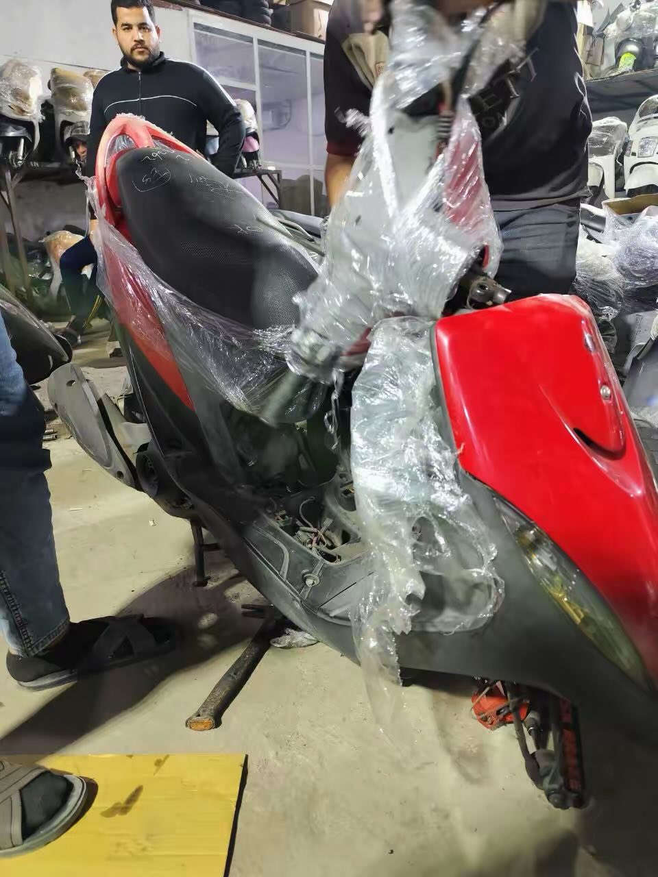 سلام عليكم ماكس عدله حمره 120كفاله عامه برغي ما مفتوح منها فقط مبدل جوزه مال سويج ول بلادي موجود طالعه من معرض الزيتون مكاني ناصريه مركز رقم هاتف:***********
