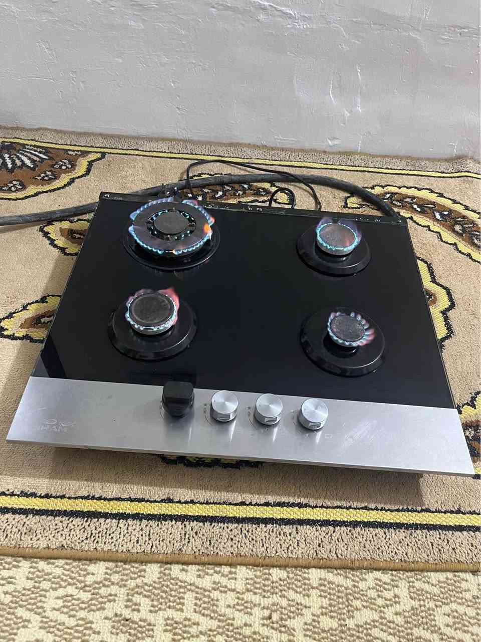 طباخ منضدي اخو جديد نضيف جدا شغال كله على الفحص نقص سيبايات فقط سعره ب 35 وبيه مجال المكان نهايه الشعله منطقه الدهله *********** بغداد, العراق
