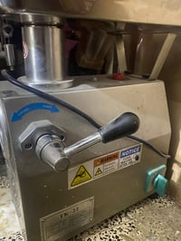 مكينة لحم • حجم ٢٢ • استخدام مرتين