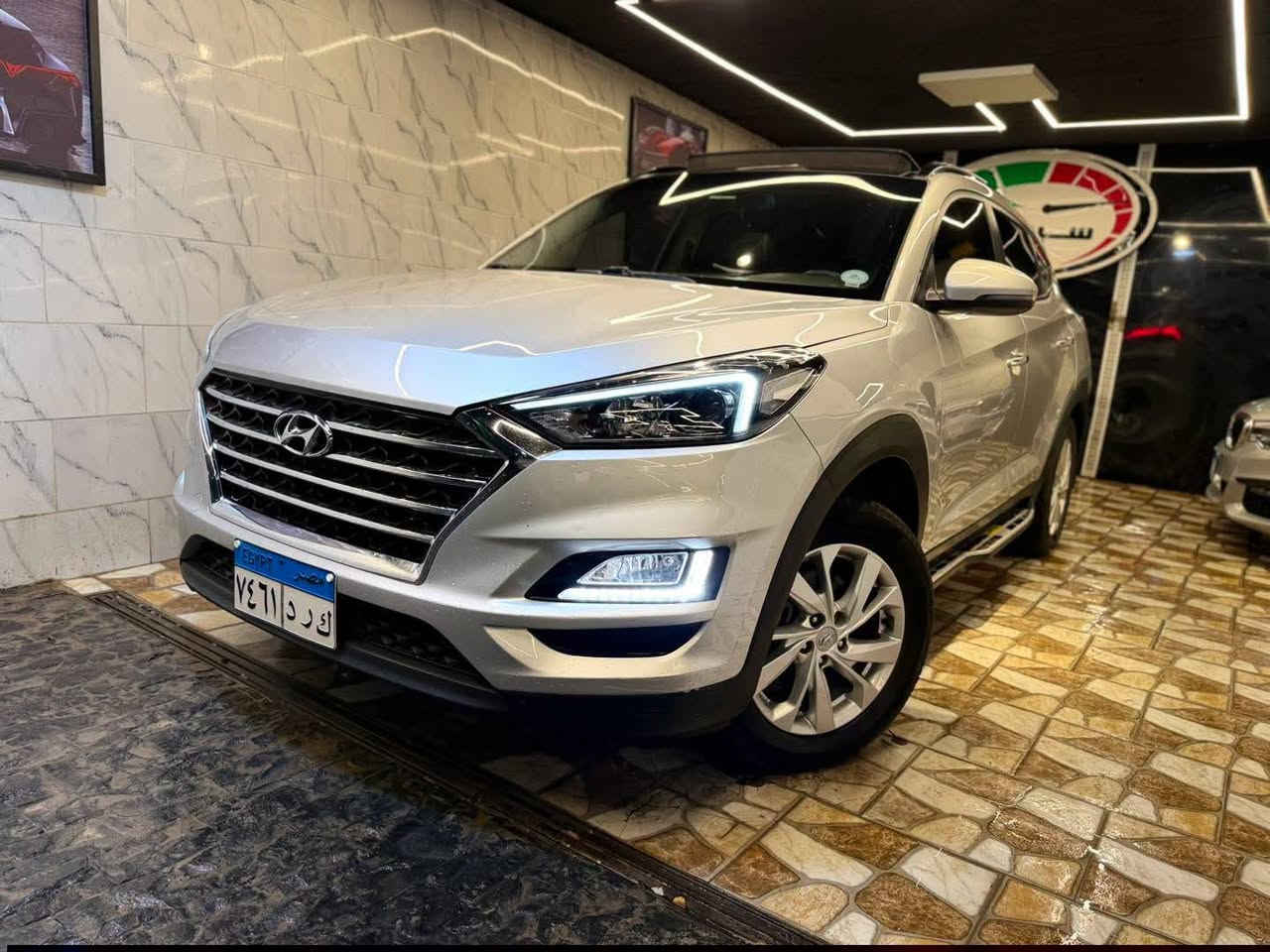 . هيونداي توسان 2020 بلاس بصمه و بانوراما الشكل المميز و المرغوب وكيل
بحاله الزيرو
. عداد 98000 km
. فابريكه بالكامل بدون ملحوظه
. رخصه ساريه
. صيانات منتظمه  
. التواصل واتس او فون 
01020259999


**إذا كنت صاحب هذا الإعلان وتريد حذفه لأي سبب، رجاءا أرسل رسالة إلى الدعم الفني**