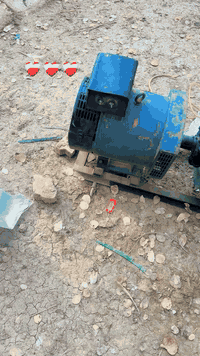 سلام عليكم مولد دنبر للبيع 10كيفي تحميل 40 انبير مولد جديده قليل الستعمال للستفسار اتصل ع هذا الرقم ***********
