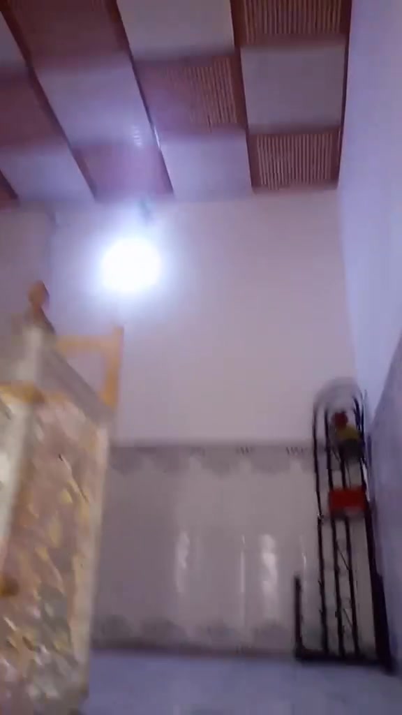 بيت للبيع بالصحفيين الأولى
المساحة ١٢٥م 
واجهه ١٠م       ونزال١٢.٥م
البيت طابقين جوه ديوان وغرفة ومطبخ وصالة 
وفوق ثلاثة غرف وصالة
السعر المطلوب ١٨٥ وبيه مجال
للاتصال او اتساب 
***********
ابوعلي للوساطة العقارية
