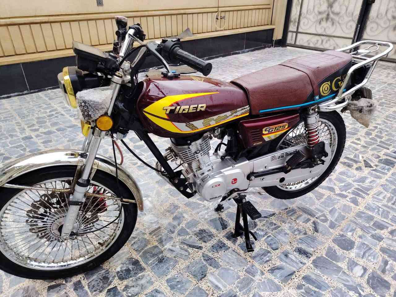 السلام عليكم 
ماطور تايكر 2025
مرقم نينوئ شرط التحويل سنويا 2030 نضافه
كدام العين ما يحتاج كلشي السعر مليون وا 900وبي مجال
***********
