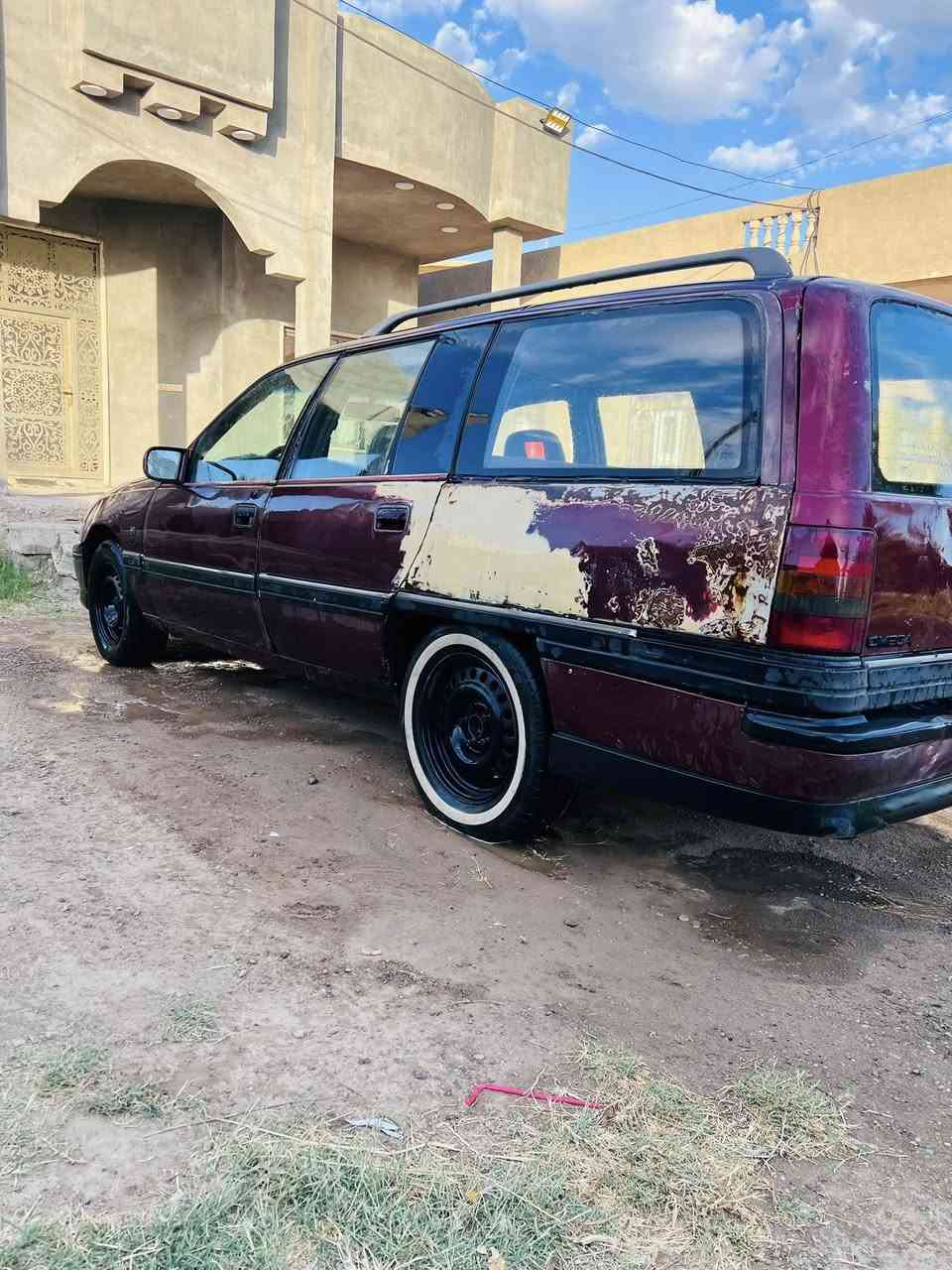 للبيع للبيع اوبل اوميكه استيشن رقم انكليزي جاهزه وبسعر مناسب سعرها ٢٠$جاهزه من محرك كير واكسل مكاني العلم وحياكم  وهاذا رقم ***********
