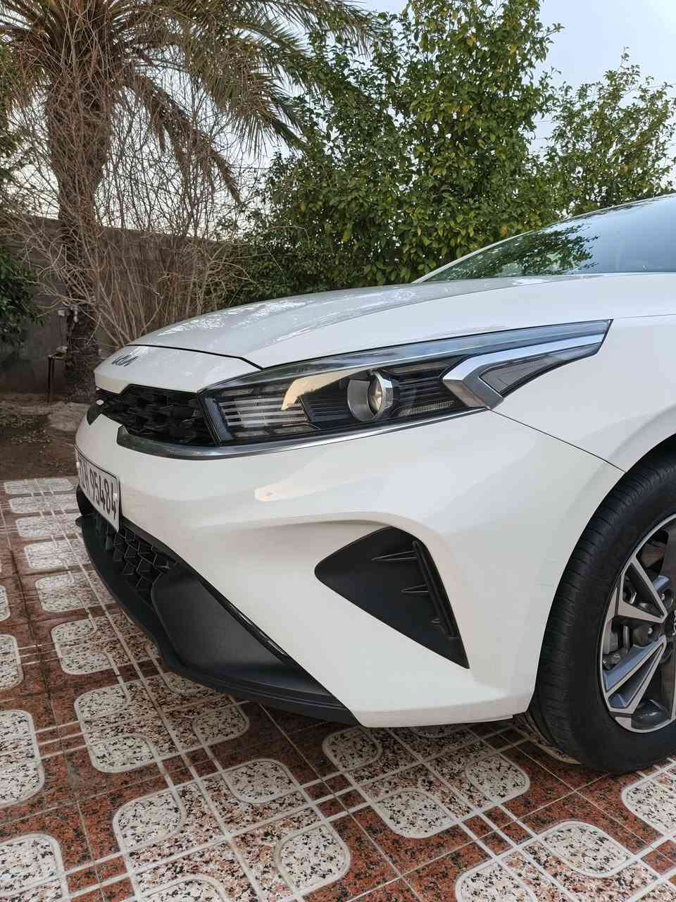 السلام عليكم سيارة سيراتو موديل 2024 فول مواصفات  1/1 محرك 2000 شركة NIM السيارة وضع شركة كفالة عامة عدا رصعة صغيرة ماشية 25  حقيقي السعر 195 وبيها مجال قليل عنوان واسط العزيزية للاستفسار ***********
