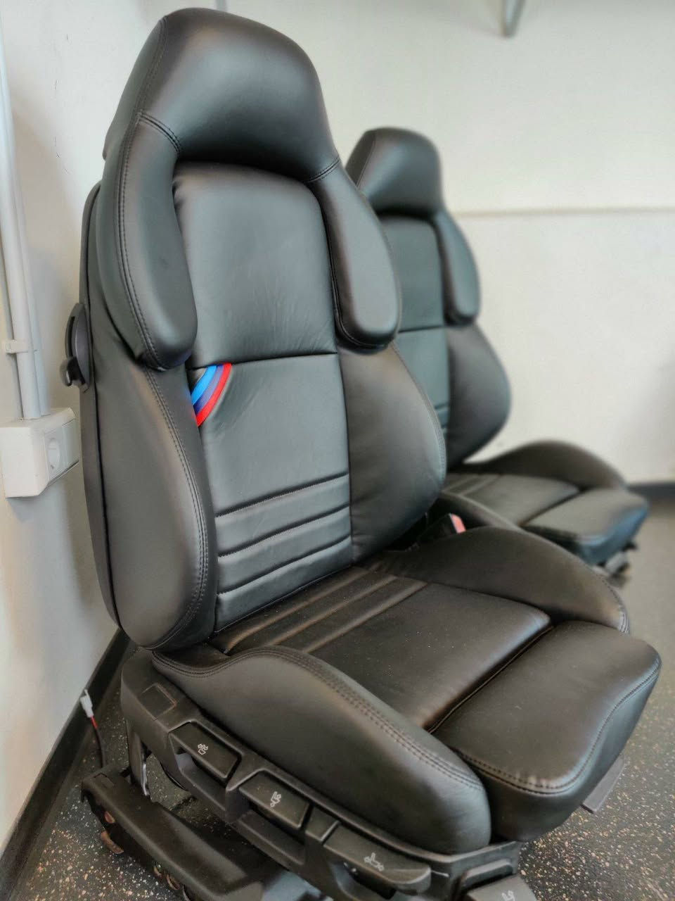 متوفر كراسي BMW M3 E36


**إذا كنت صاحب هذا الإعلان وتريد حذفه لأي سبب، رجاءا أرسل رسالة إلى الدعم الفني**