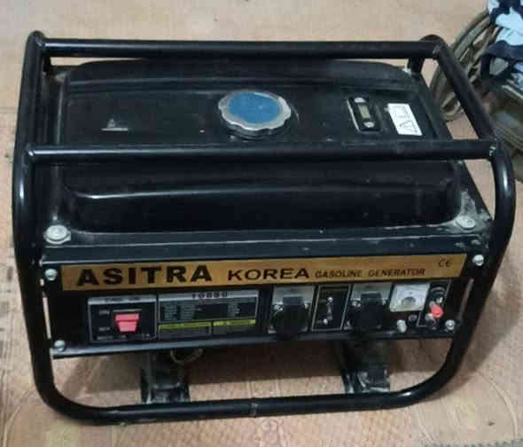 مولدة ASITRA الكورية – 3 كيلو واط
 قدرة تشغيل 3.0kW وأقصى 3.5kW، تشغل حوالي 13الى 14 امبير 220V وتردد 50Hz، تعمل بالبنزين، مزودة بقاطع حماية ومقياس فولت وتحذير انخفاض الزيت، رقم الموديل 10880. 
للتواصل مع
 رقم: ***********
