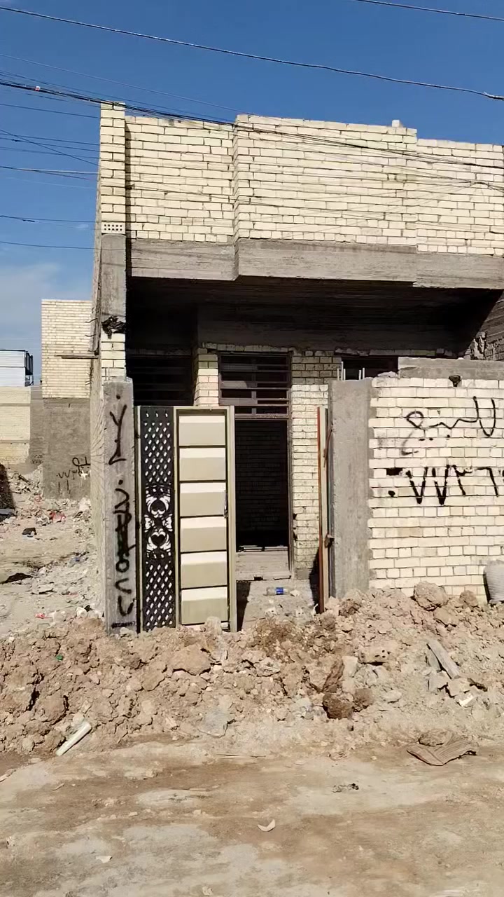 هيكل للبيع ١٠٠متر قرب سيد منذر اتصل ***********
