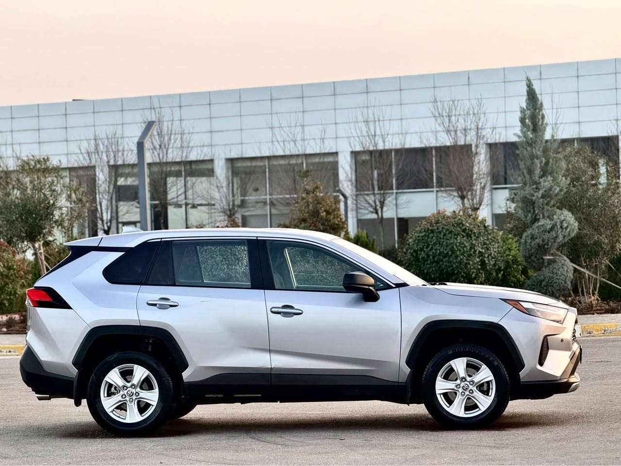 toyota RAV4 2023 
                  تویوتا ڕاڤ ٢٠٢٣LE
مواسەفات /// دەبڵ ئەکسل.. ٤ مۆدی لێخوڕین .. کامێرا 
حاسە .. زۆر زۆر تازەیە سەیارەکە .. 
نرخى // ١٩٣ وه ره قه 
٢١٠٠٠.. ڕۆيشتووە 
گێڕو مەکينە بە شەرت ... ڕەقەم و سەنەوی تازەیە ..
١ پارچەو پەڵەیەک بۆیاخە بێ ناو گرتن 
شوين// سليمانى 
بۆ زانیاری زیاتر پەیوەندی بکە 
***********
***********
«»«»«»@@@»«»«»«»@@@»«»«»»«»@@@«
                      تويوتا راف٤ LE٢٠٢٣
المواصفات// فور ويل .. ٤ مود القياده.. كاميرا.. الحساس..
حيل جديد السيارة.. 
السعر// ١٩٣
٢١٠٠٠ ميل ماشيه 
المحرك و الگير البشرط .. سنوية و رقم جديد 
١ قطعة صبغ بدون دواخل .. 
المكان// السليمانية  
ع استسفار 
***********
*********** السليمانية, العراق
