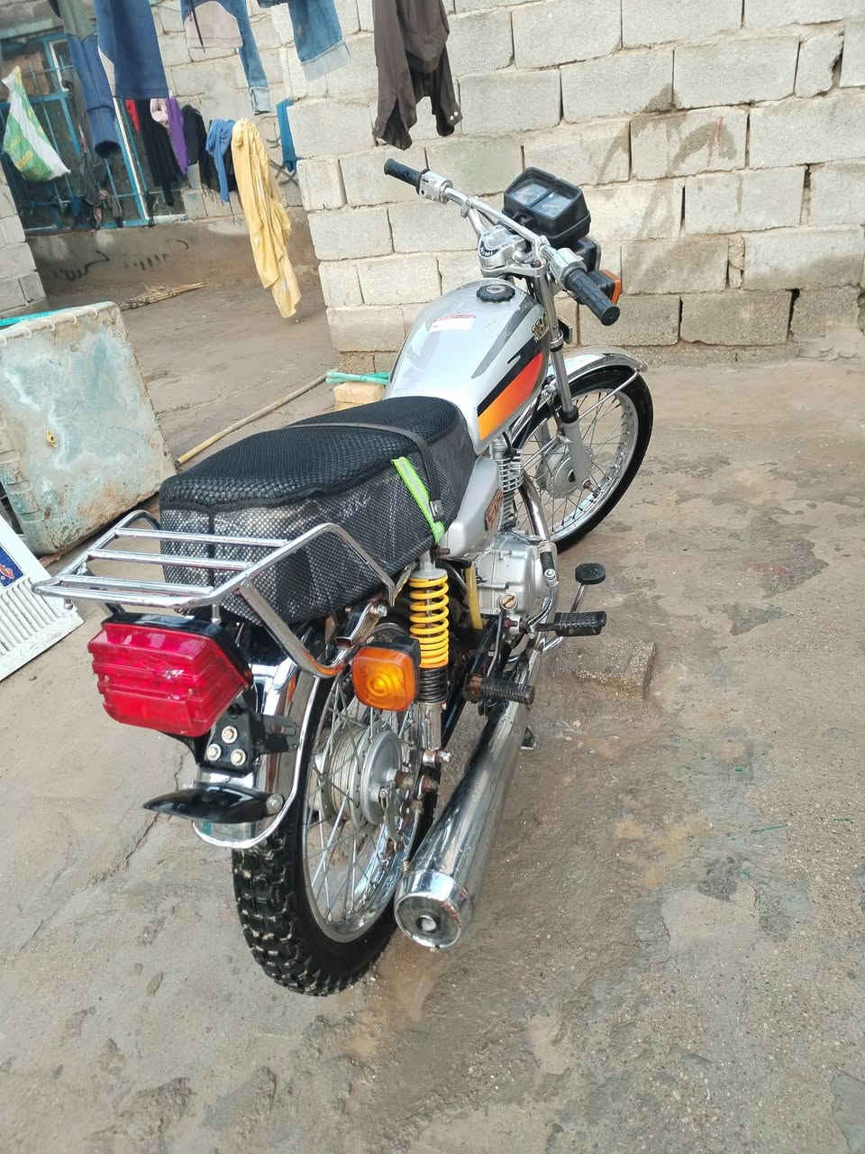 ياالله يامسهل لامور 
السلام عليكم ارشه وراق اصولي 2016
التعمير نامه مكينه نامه 22
دراجه جاهزه لا صوت ولا تبخير 
مكاني الكوت شارع النفط 
السعر 500بيه مجال الطيبين قليل
   هاذه رقمي، ***********
 دراجه مرتبه مال جناي
