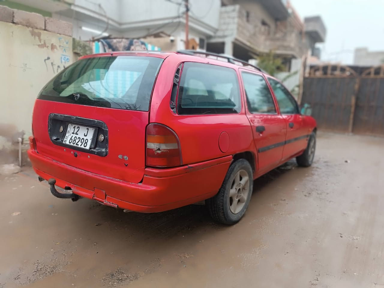 للبيع او معارض 
فورد مونديو  ٩٣ 
كير ومحرك شرط 
هزة ورقم انكليزي شرط التحويل
كير عادي 
السعر ٢٧
للتواصل 
***********
