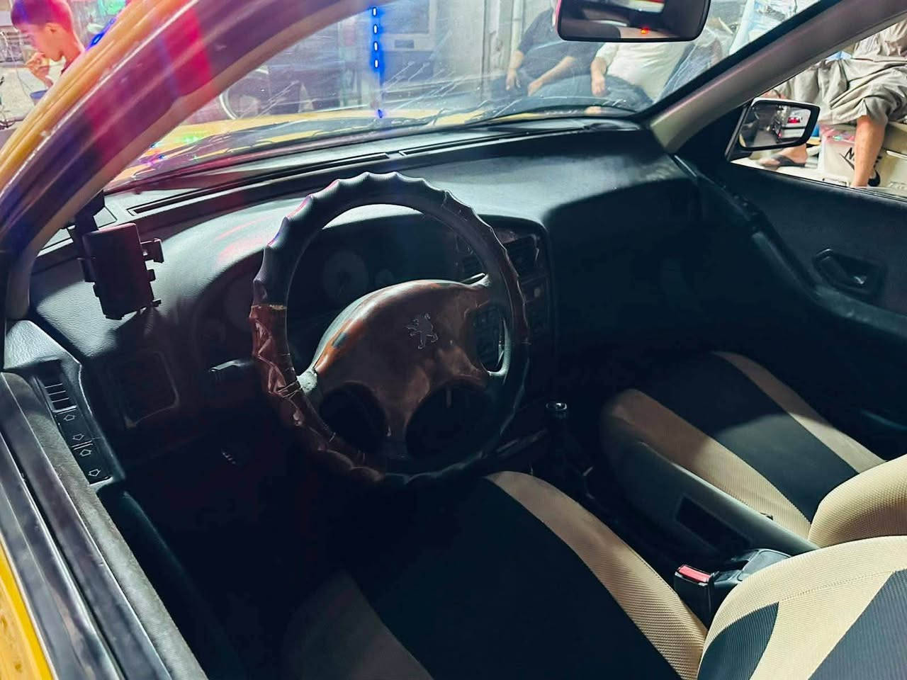 سلام عليكم بيجو بارص مديل15 امبدل بيه بس بنيد سياره خير من الله كير ومكينه وحديه خيره من الله تبريد ثلج  مكان بلديات  الرقم***********
