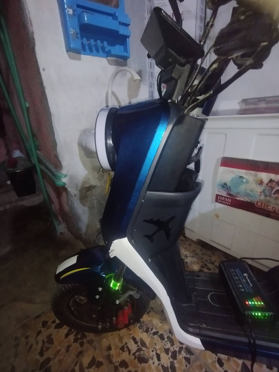 ار تسعه للبيع كامل مكمل اي عطل أو نقص ما بيها
السعر 400 وهذا رقمي فقط ل شرايه رجاء مو شراي لا تدخل *********** نضافه فول مع سله وشاحنه
