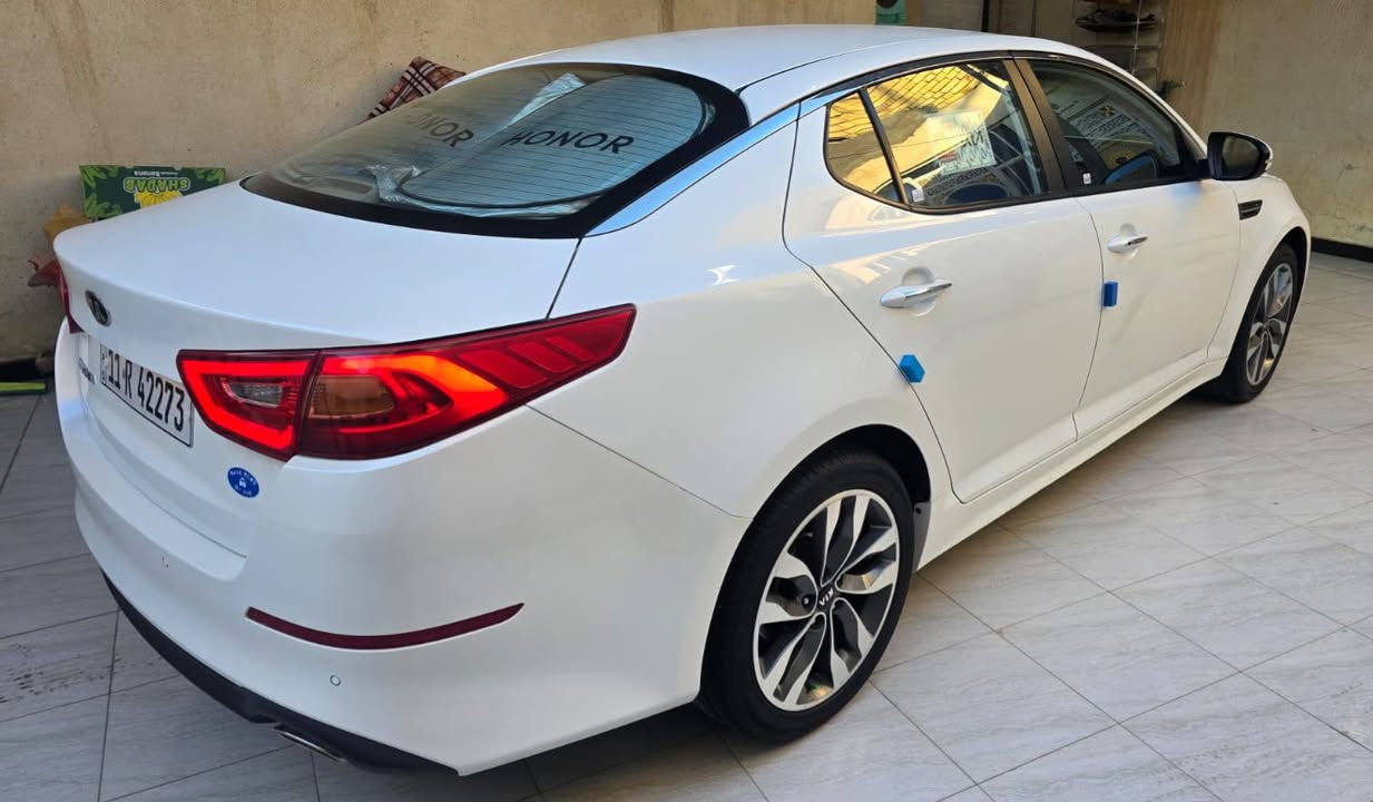 السلام عليكم كيا اوبتيما خليجي موديل ( 2015 ) فول واحد 1️⃣ على واحد 1️⃣ كلش للأخير قماره حديد سياره جديده جدا جدا مكفوله من الضربه والفتح والتبديل والبارد عدا صبغ الجاملغ الخلفي الايسر اثر طخه جدا بسيطه والباقي مكفول حتى من الشخط والرصعه ماشيه 124 محرك 2400 دوش رقم بغداد دولي باسمي هزه وسنويه جديده مكان سياره ناصريه مركز المدينه للاتصال ( *********** ) السعر ( 155 ) رجااا بس شراي يتصل سياره احلى من الصور
