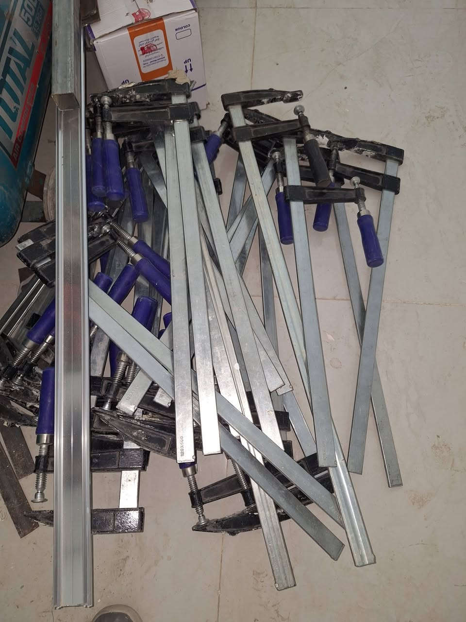 اغراض عمل مستخدمة استخدام نظيف
كمريسر كهربائي حجم 50  متوفر ٣ قطع 
سعر القطعة ٢٥٠ الف 

درير توتل ابو طوبة  متوفر ٣ قطع سعر القطعة ٧٥ الف 

فخات نجارية تقريبا ٤٠ قطعة سعرهم  ١٠٠ الف 

المكان بابل 
الهاتف / ***********
