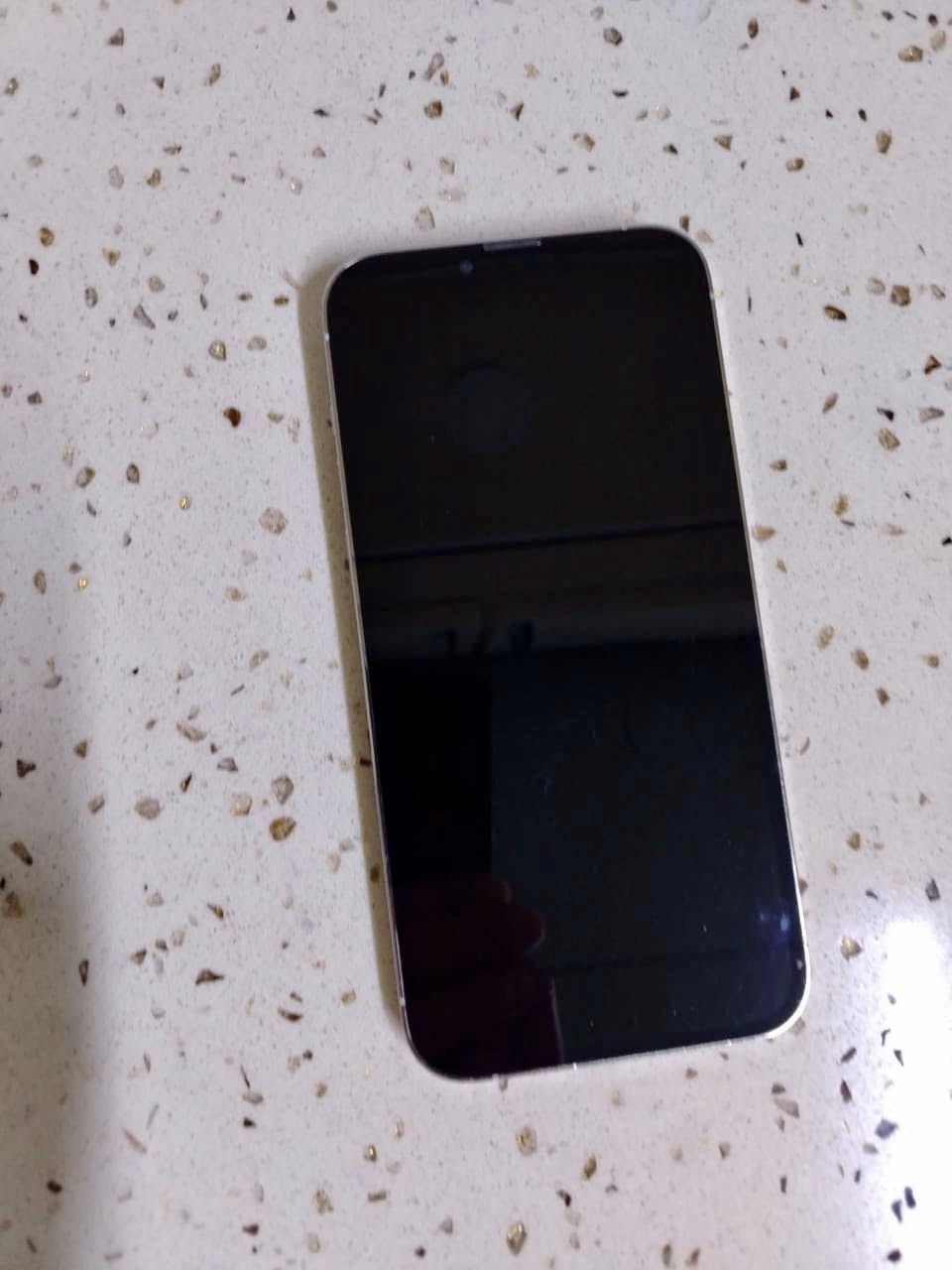 13برو ماكس
لون ابيض ذاكرة 256 الجهاز صار شهرين من ماخذه مابي شي كله بلادي عنواني بغداد الامين 
***********
