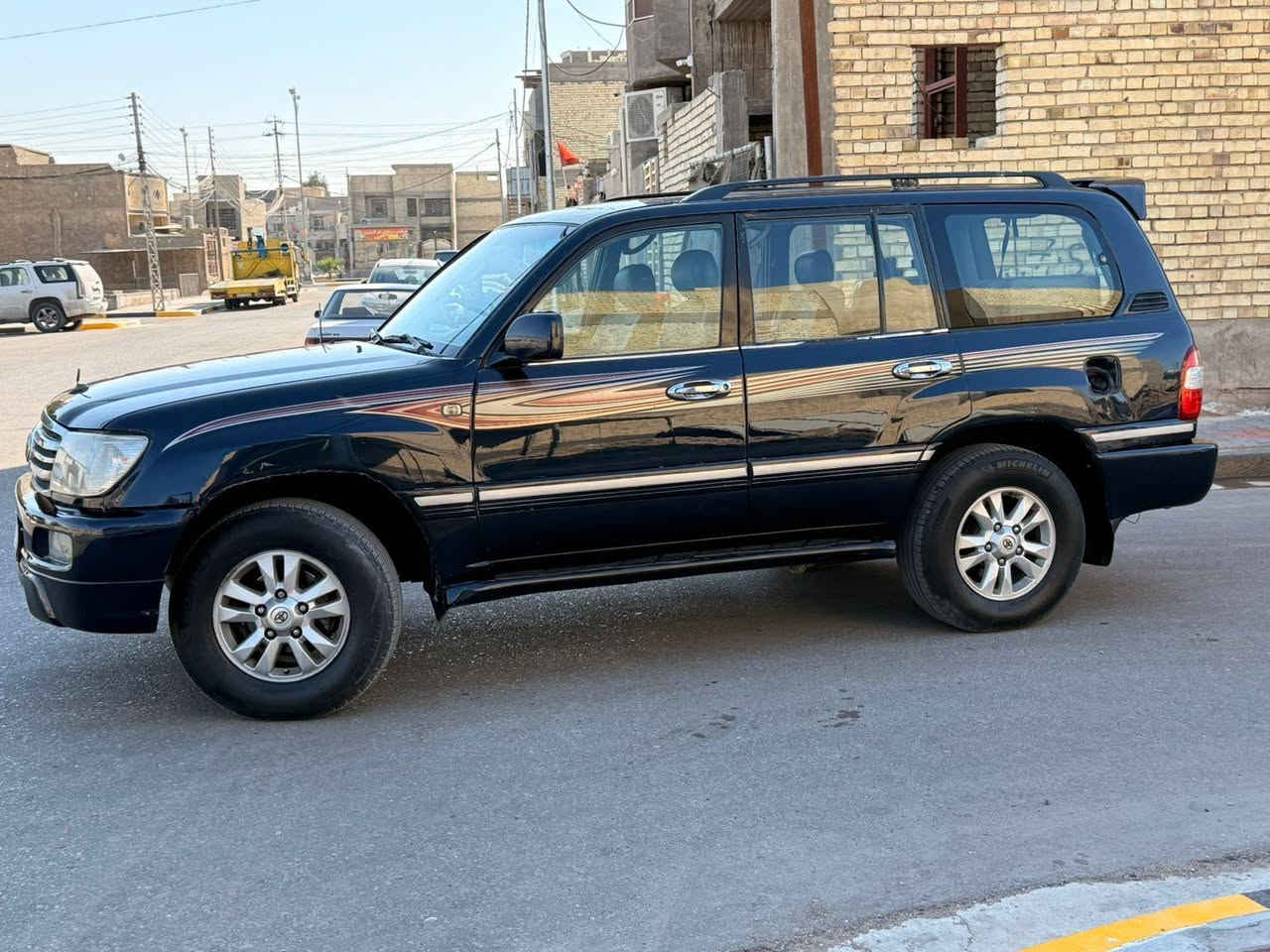 لا ندكروز موديل 2000خليجي سعر 114 محدثه 7 سياره جديده وجاهزه مكفوله كفاله عامه من الضربه وتبديل مصبوقه جمالي فقط بدون دواخل مواصفات دفع رباعي  شاشه كبيره كامره كشنات كهربائي  غرفه جيده 7راكب حاديه جديده ١٠٠ب١٠٠ تخم تاير تبريد ثلج دبل تانكي محرك وكير مكفولات مكان السياره كربلاء المقدسة الستفسار اكثر تصال ***********
