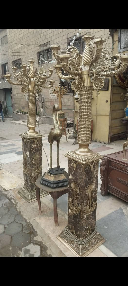 2"🌸 ابدير نحاس فخامة للزوق الرفيع! 🤲🏻
مداخل وركنيات روعه تخطف الأنظار لأصحاب الفلل والقصور والفنداق 
- ارتفاع 190 سم • عرض القعده 40 سم
- معاه زجاج • 9 دراع
متاح توصيل وشحن دولي 🚀
اتصل بنا الآن:  01225251441 😊"


**إذا كنت صاحب هذا الإعلان وتريد حذفه لأي سبب، رجاءا أرسل رسالة إلى الدعم الفني**