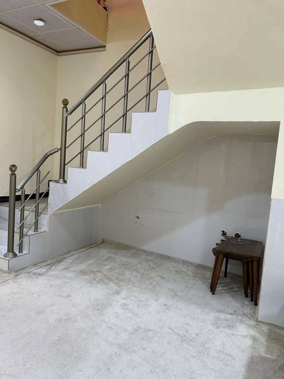 دار للايجار فوال مواصفات العنوان مزرعة خلف مطعم حجي عبود للاستفسار الاتصال ***********
