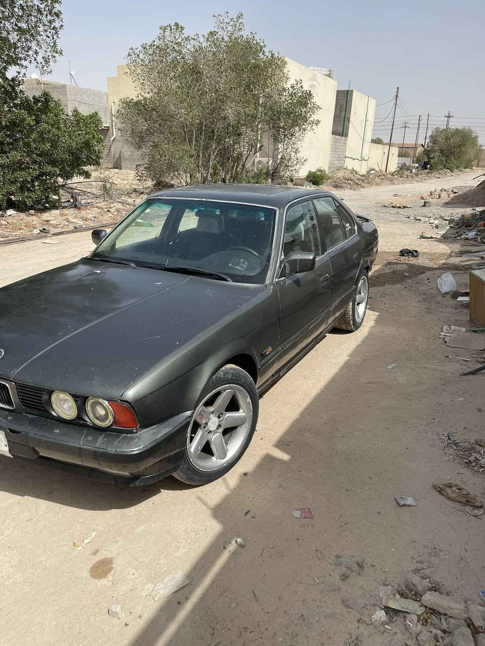 السلام عليكم
بي ام للبيع محرك 30 مفتوح كير عادي شرط بلكارتون تبريد ويه السويج ويل رياضي تخم تاير جديد سنويه ما منتهيه  السعر 30
***********
