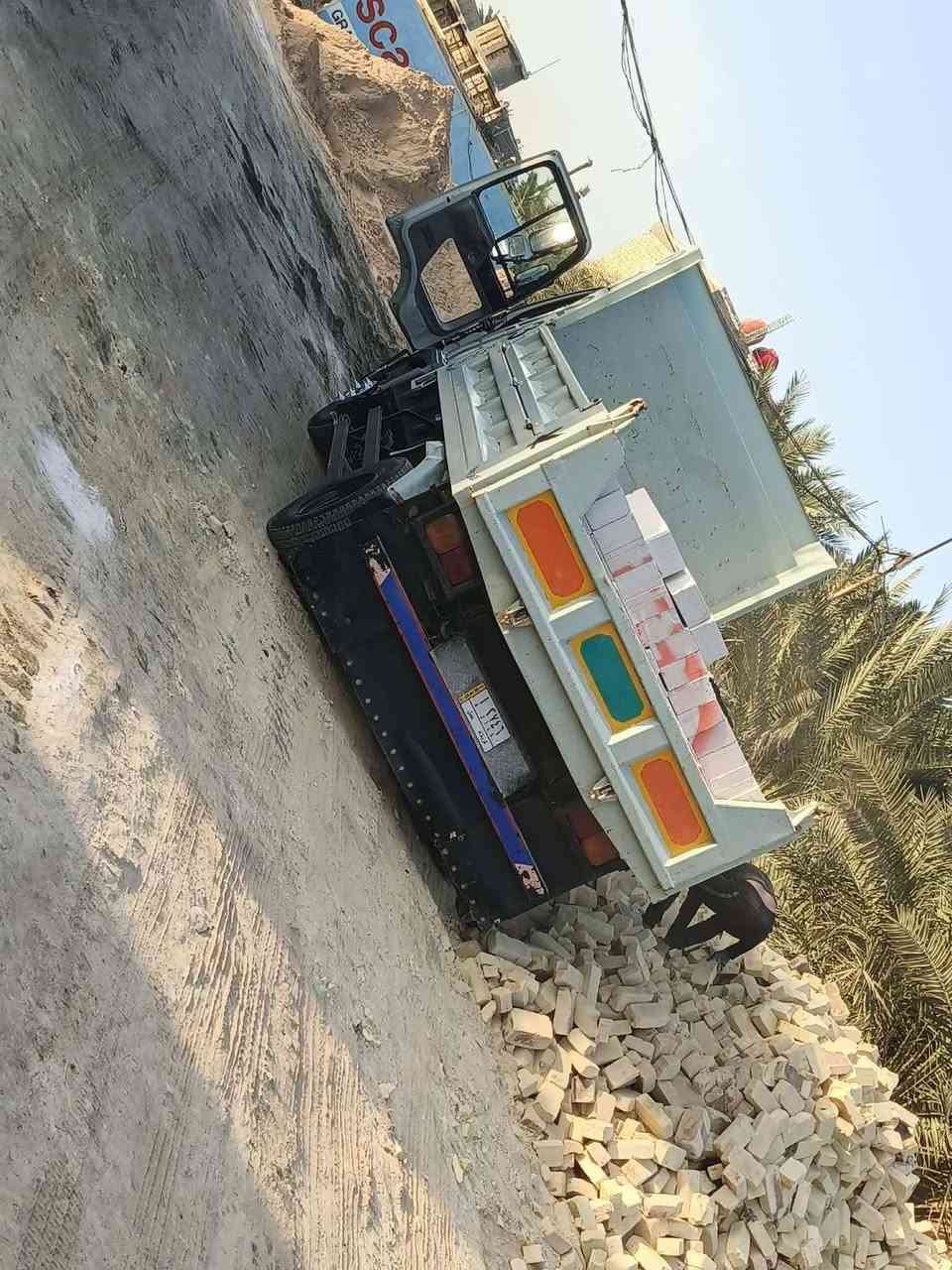 سلام عليكم هينو طيره للبيع موديل94سنويه ال28مكينه70 تخم تاير17.5 رقم كربلاء نضافه100٪ مكفوله كفاله عامه مكاني ديوانيه شاميه الاستفسار على***********
