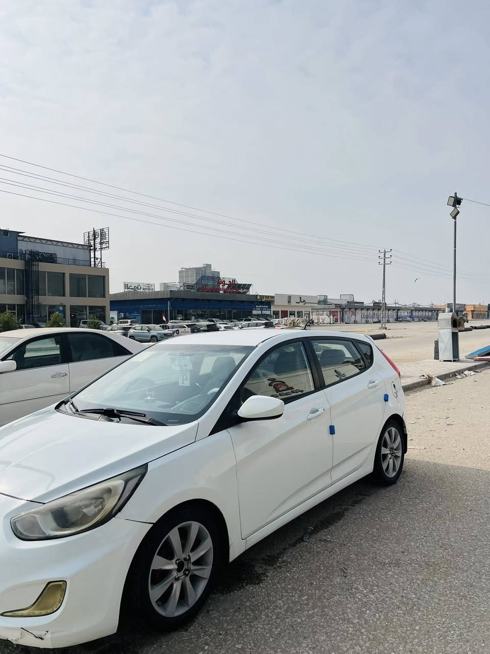 سلام عليكم 
اكسنت هاج باك للبيع 2012 وارد امريكي رقم نجف 
السيارة جديدة ونضيفة كلش استخدام شخصي حدادية جديدة كير ومكينة جدد وتبريد ثلج حادثهة جاملغ امامي وبنيد وبيهة البيبان كلير من امريكا والسعر 85$ وبيهة مجال للشراي 
لاستفسار راسلني واتساب ***********
