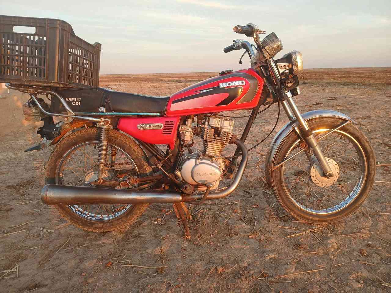 سلام عليكم اخوان البيع دراجه اربعه كير دراجه نضيفه مكينه نضيفه لادخن لاتنقص سعره ٣٥٠ وبيه مجال المكان علي الشرقي ***********
