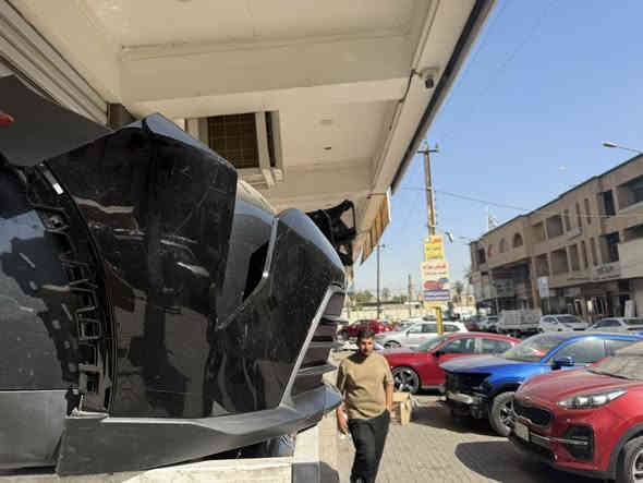 السلام عليكم
توفر اغراض ابواب وبنيد وصندوك و بدنه ودعاميه اصليه تفصيخ امريكي K4  اصلي  
جميع القطع متوفره
سوق بغداد شارع النضال القصر الابيض 
***********
