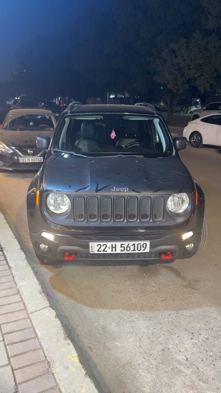 للبيع
جيب رينيجيد تريل هوك 2018 نسخة مجهزة للطرق الوعرة تتميز بنظام دفع رباعي فعال مع وضعيات قيادة متعددة (صخور، طين، رمل، ثلج)، خلوص أرضي مرتفع، وألواح حماية سفلية، مع خطافات سحب حمراء وشارات Trail Rated مميزة، بالإضافة إلى محرك 2.4وناقل حركة أوتوماتيكي 9 سرعات، وتأتي بمواصفات أعلى مثل المقاعد الجلدية المدفأة، وشاشة لمس، وكاميرا خلفية قياسية حادثه بيه باب سايق  وبيه تعديل جاملغ بارد ورصعتين معدله بارد 
السعر 125 وبيه مجال 
للاستفسار 
الاتصال 
***********
