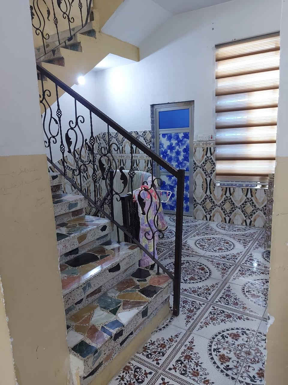 السلام عليكم...بيت للبيع ١٠٠متر طابقين الشعلة الدوانم شارع أفران الضياء ***********
