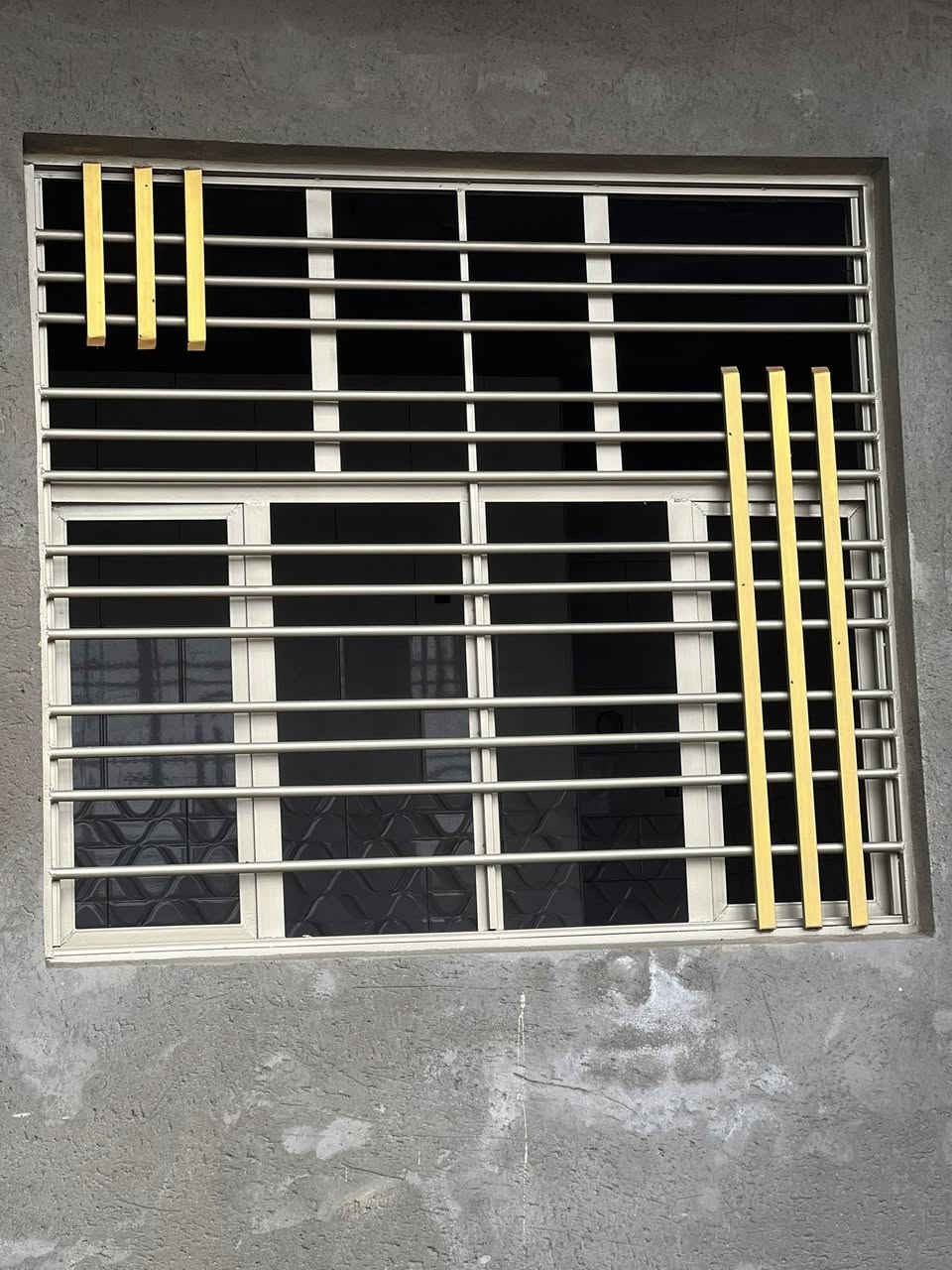 تنظيف وصبغ شبابيك 
***********
